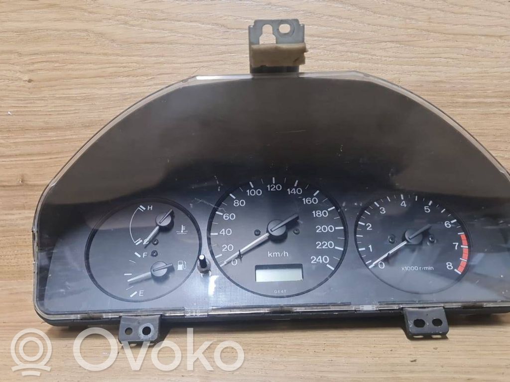 Mazda 626 Spidometrs (instrumentu panelī) 