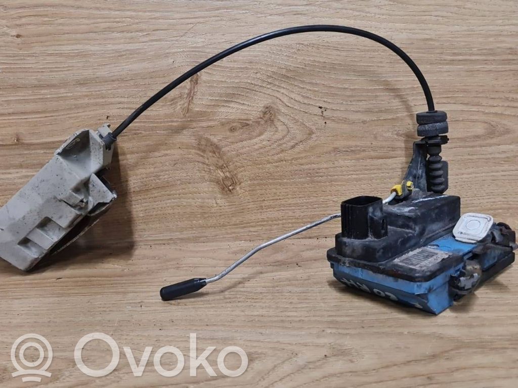 Volvo S80 Priekšpusē slēdzene 