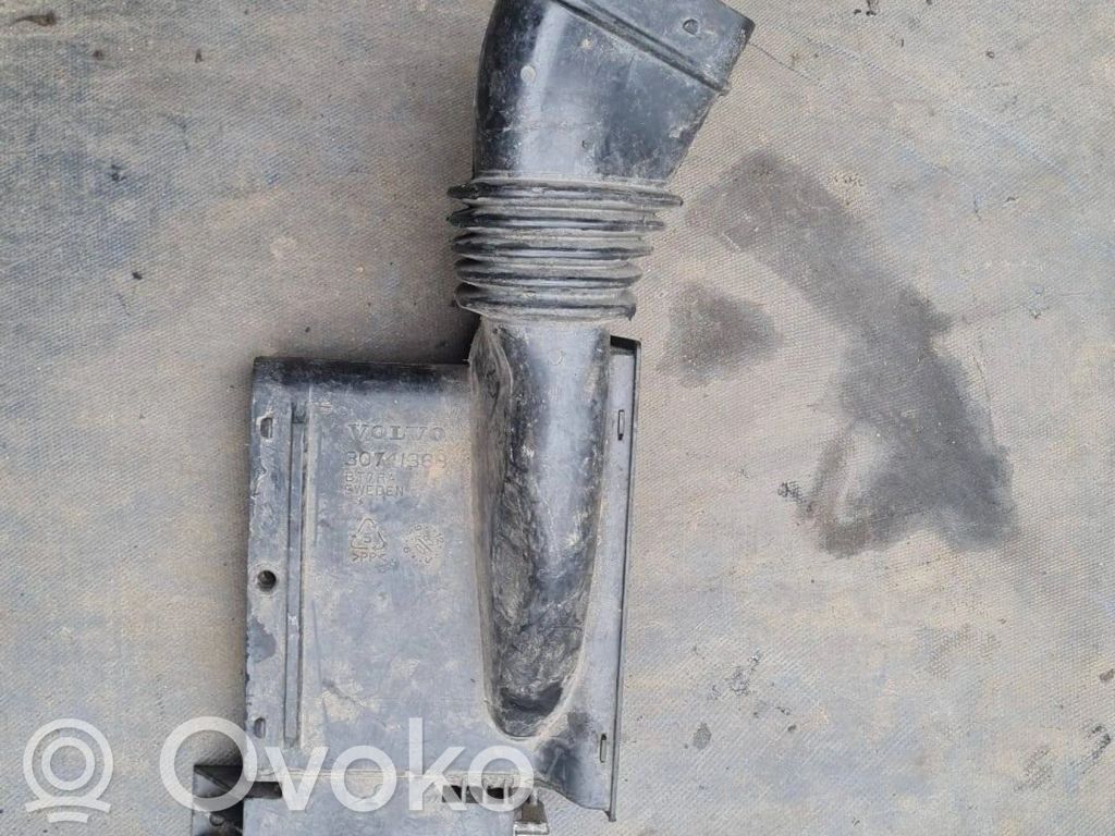 Volvo V70 Część rury dolotu powietrza 