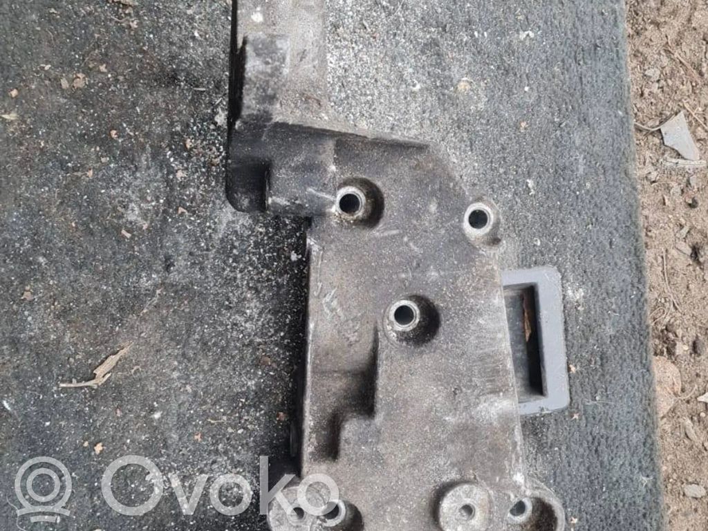 Engine mounting bracket   9497106