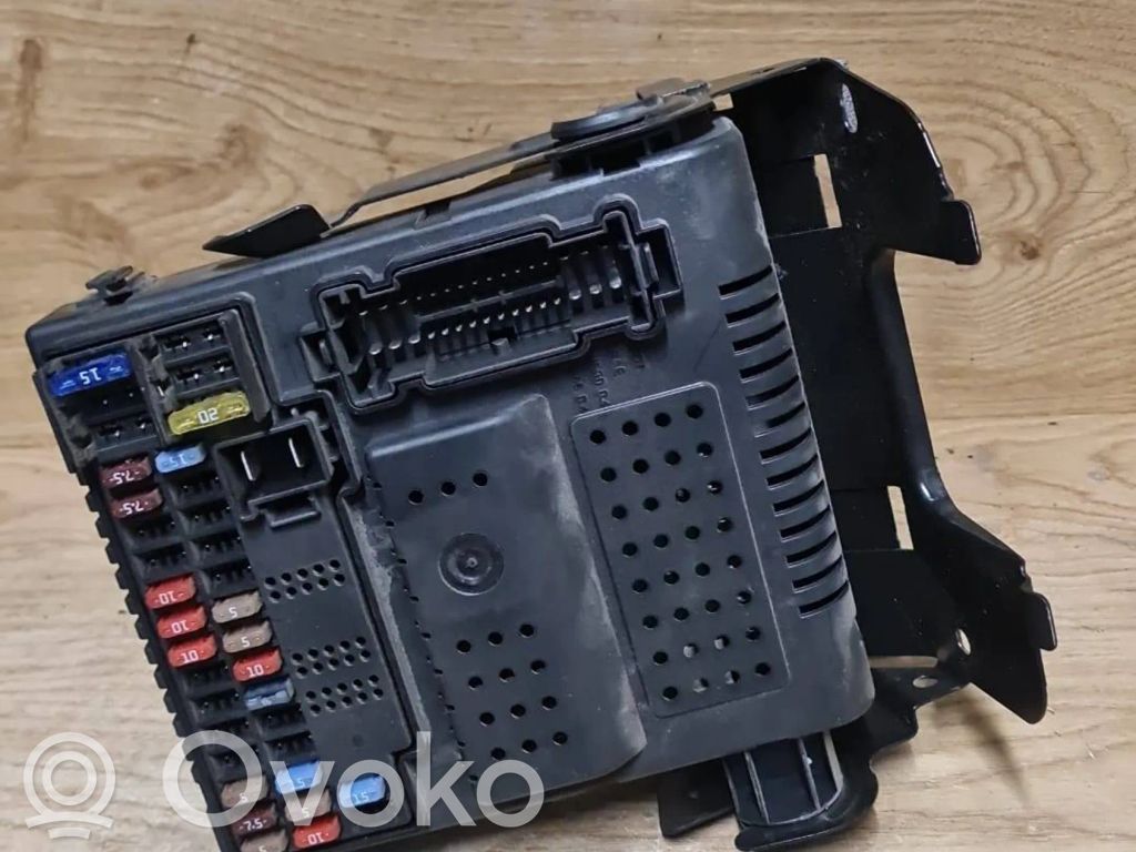 Volvo V70 Fuse module 