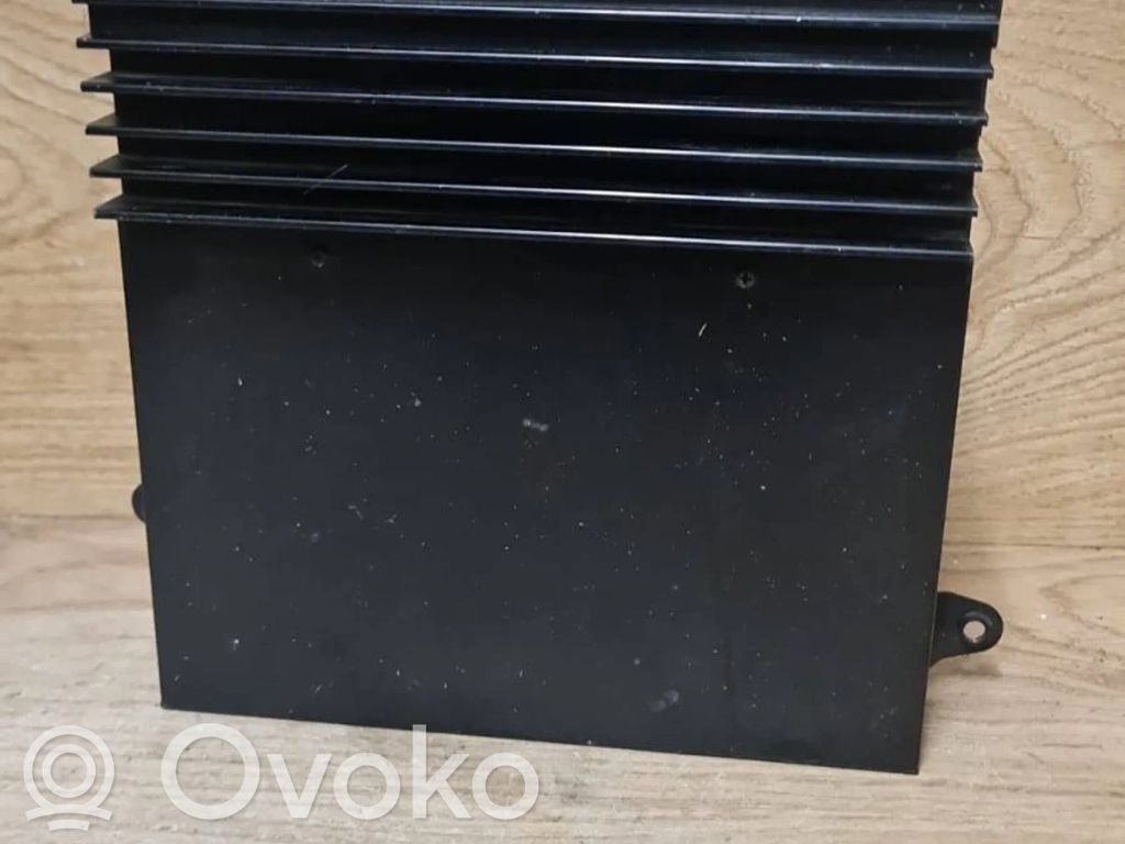 BMW 5 E39 Garso stiprintuvas 