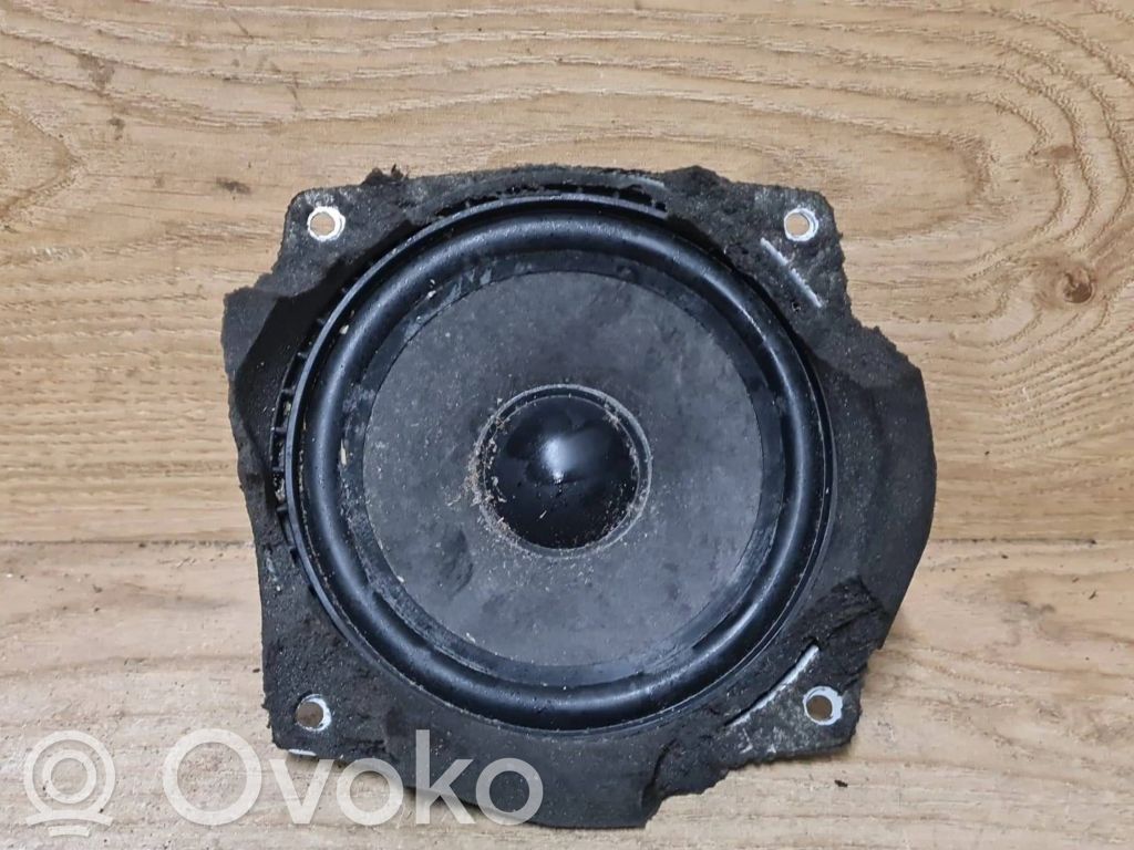 BMW 5 E39 Altavoz de la puerta delantera 