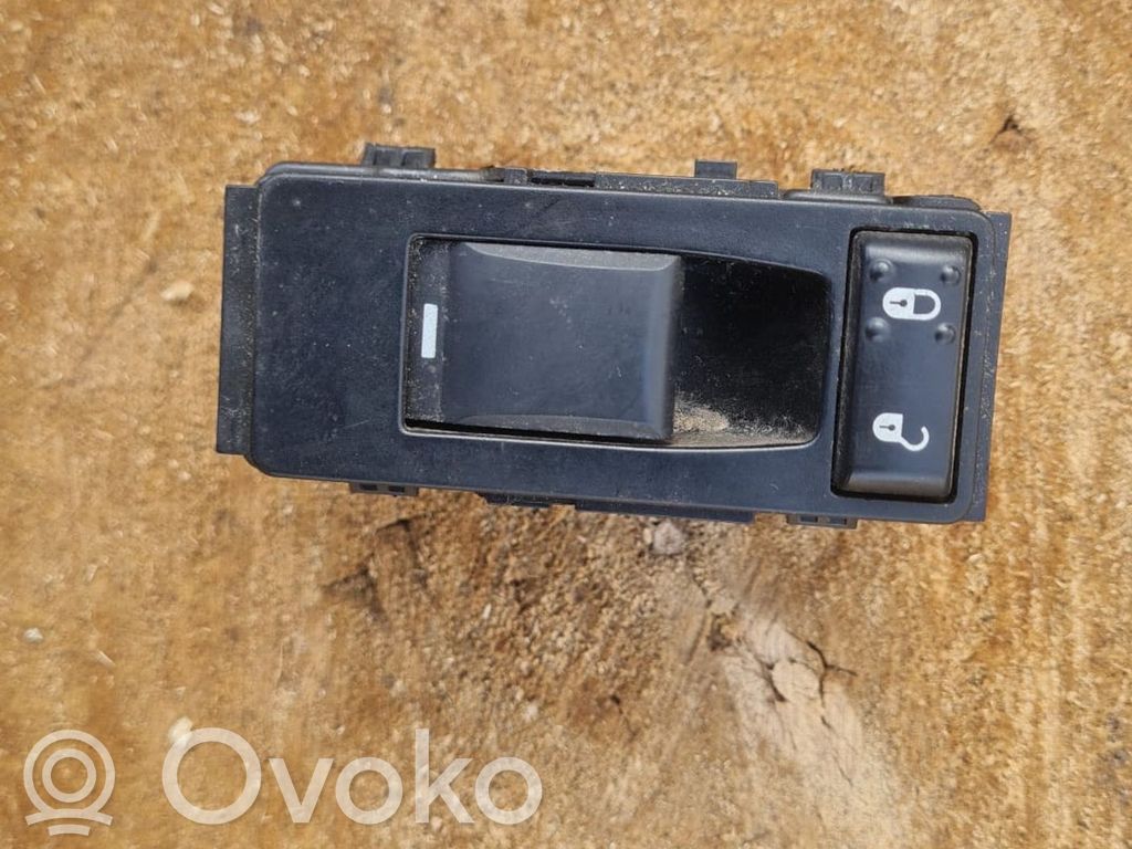 Jeep Patriot Electric window control switch 