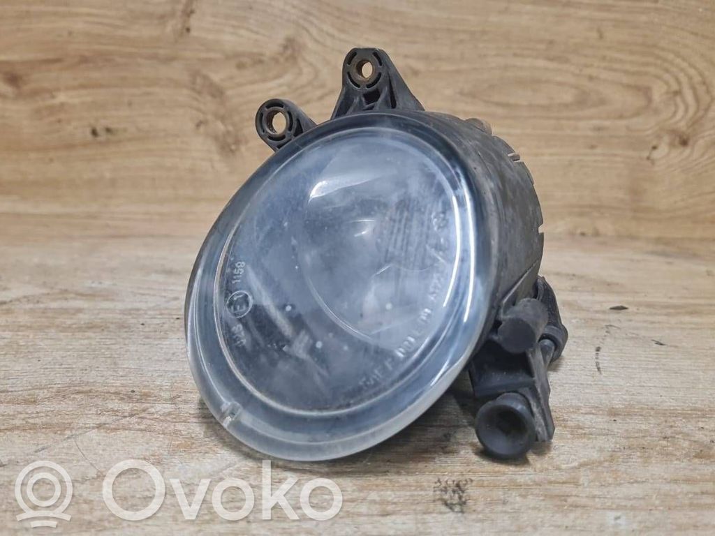 Volvo V50 Miglas lukturis priekšā 