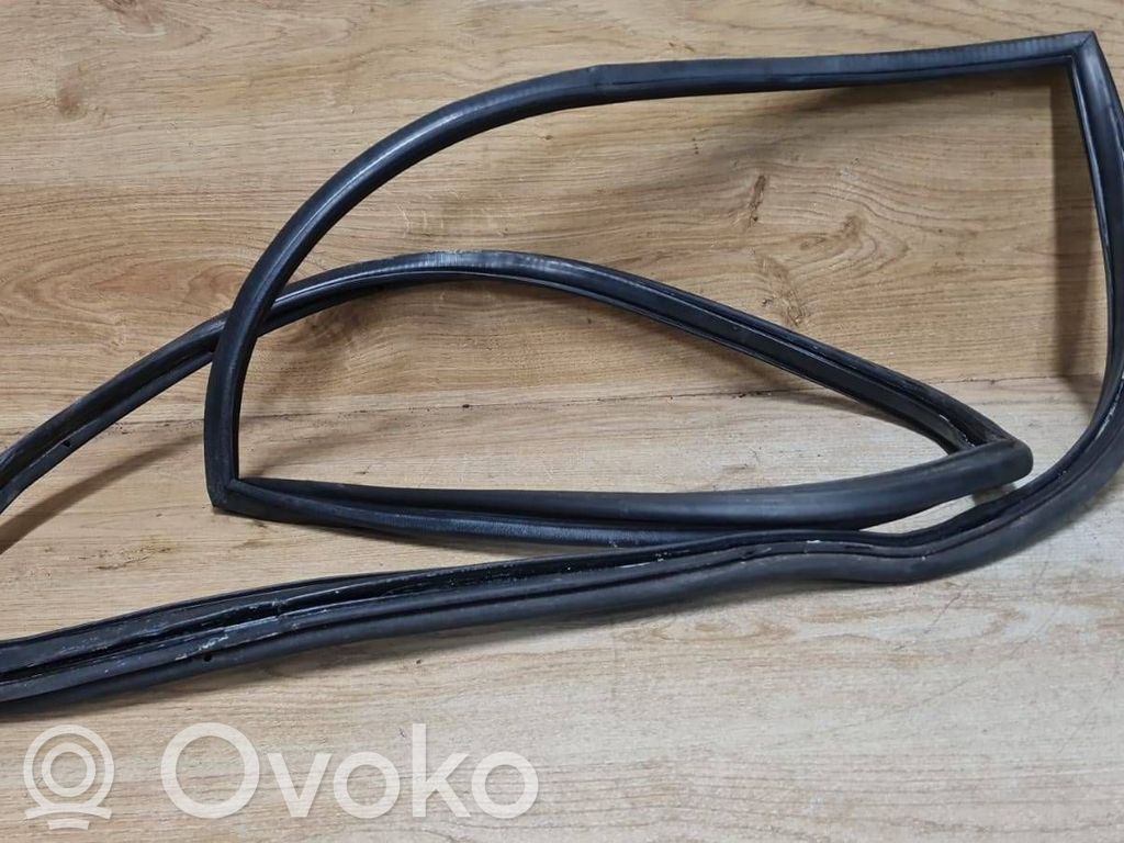 Volvo 760 Guarnizione in gomma portiera anteriore 