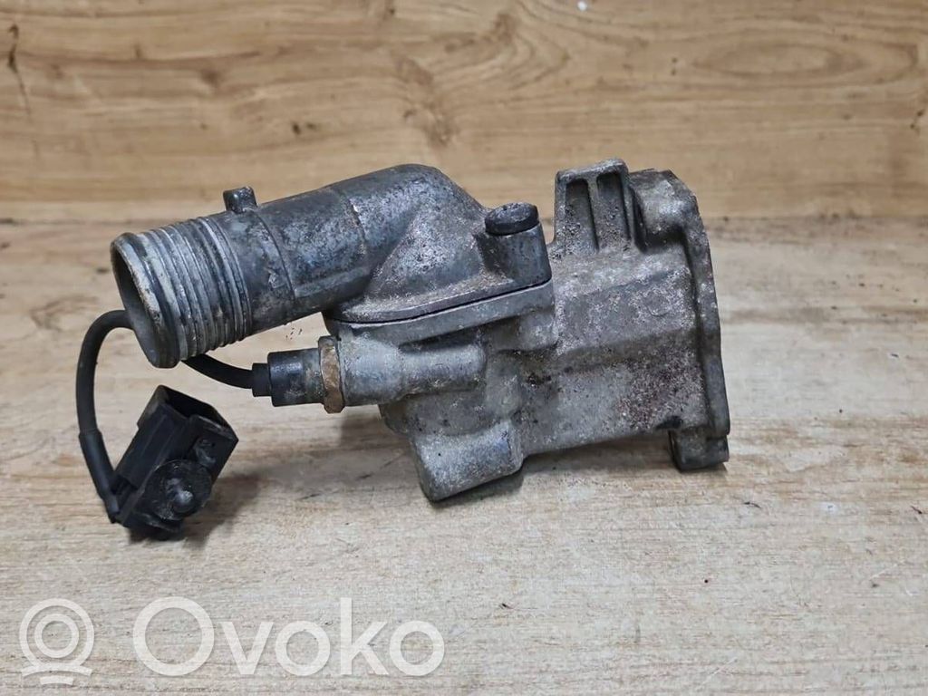 Volvo S60 Carcasa del termostato 