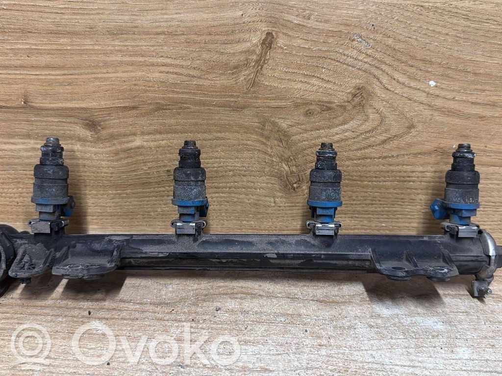 Volvo S40, V40 Rampa inyectora 