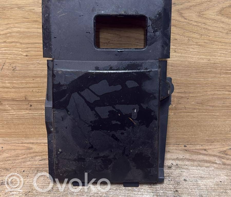 Volvo V50 Akkulaatikon alustan kansi 