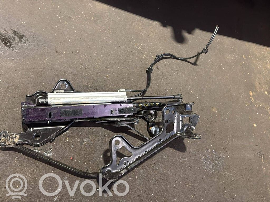 Volvo C70 Tailgate/trunk/boot hinge 