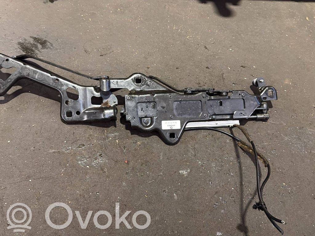 Volvo C70 Tailgate/trunk/boot hinge 