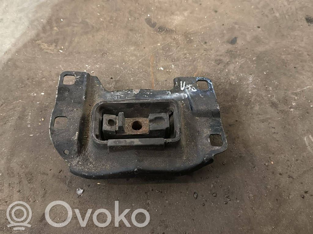 Volvo V50 Engine mount bracket 