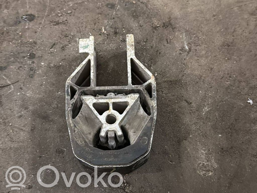 Volvo V50 Engine mount bracket 