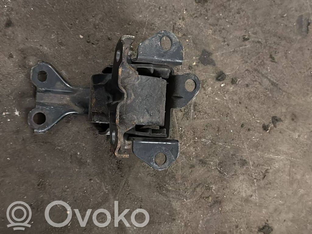 Volvo S40, V40 Engine mount bracket 