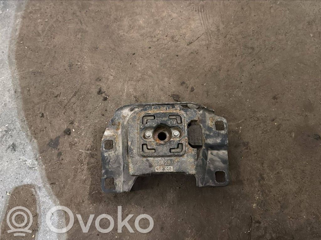 Volvo V50 Engine mount bracket 