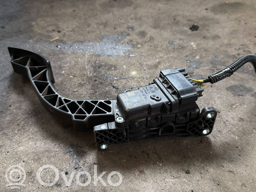 Volvo S40 Akceleratoriaus pedalas 