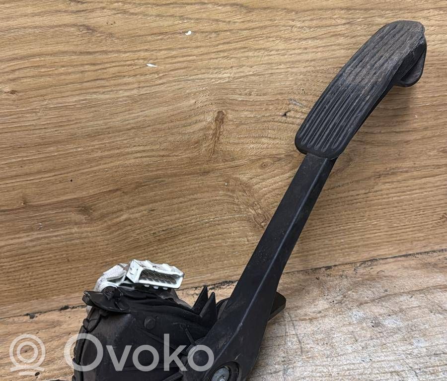 Volvo XC90 Pedał gazu / przyspieszenia 