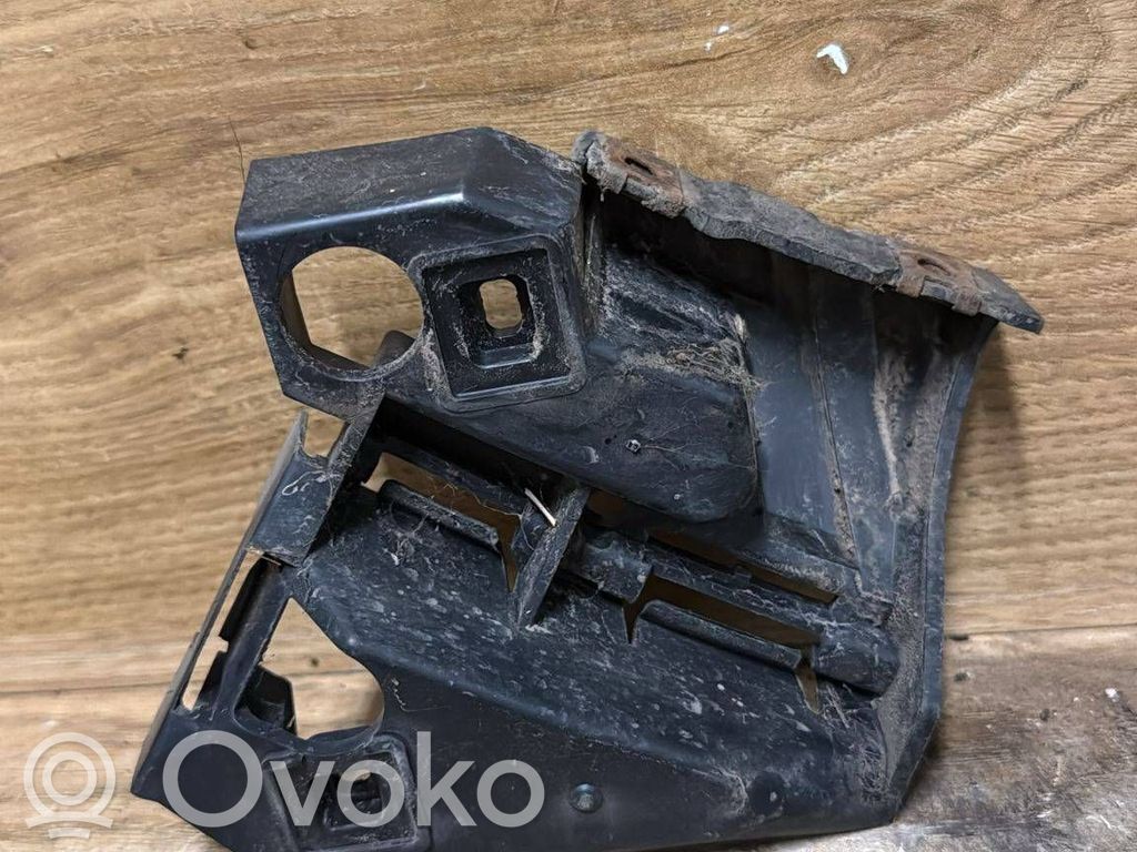 Volvo C30 Front bumper mounting bracket 