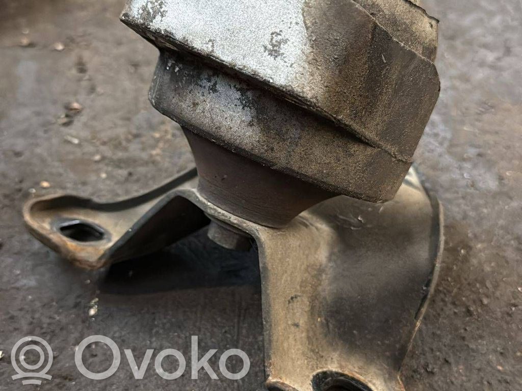 Ford Mondeo Mk III Engine mount bracket 