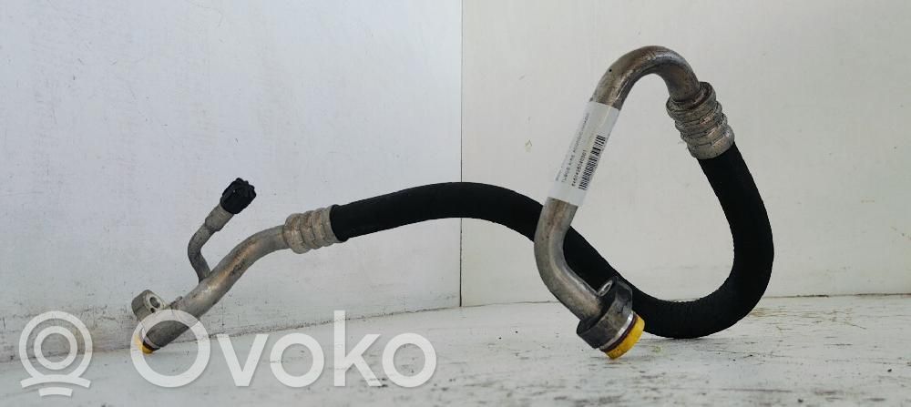 BMW 1 E81 E87 Ilmastointilaitteen putki (A/C) 