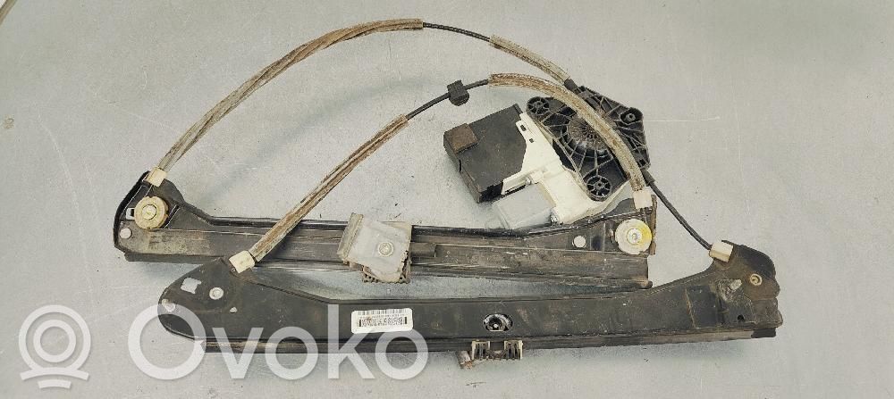 Volkswagen PASSAT B7 Podnośnik szyby drzwi z silniczkiem 
