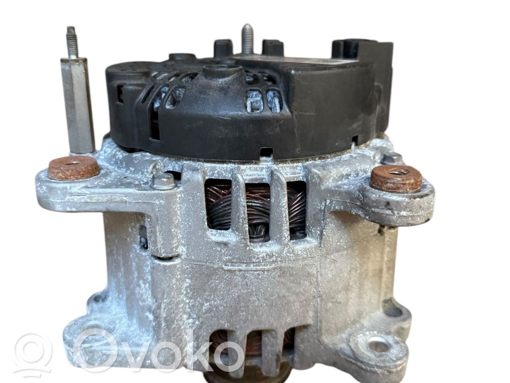 Volkswagen Golf VII Generator/alternator 