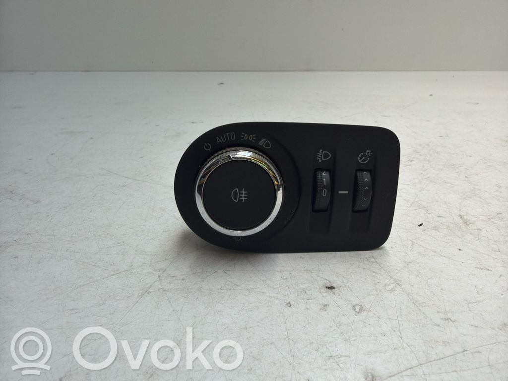 Opel Zafira C Interruptor de luz 