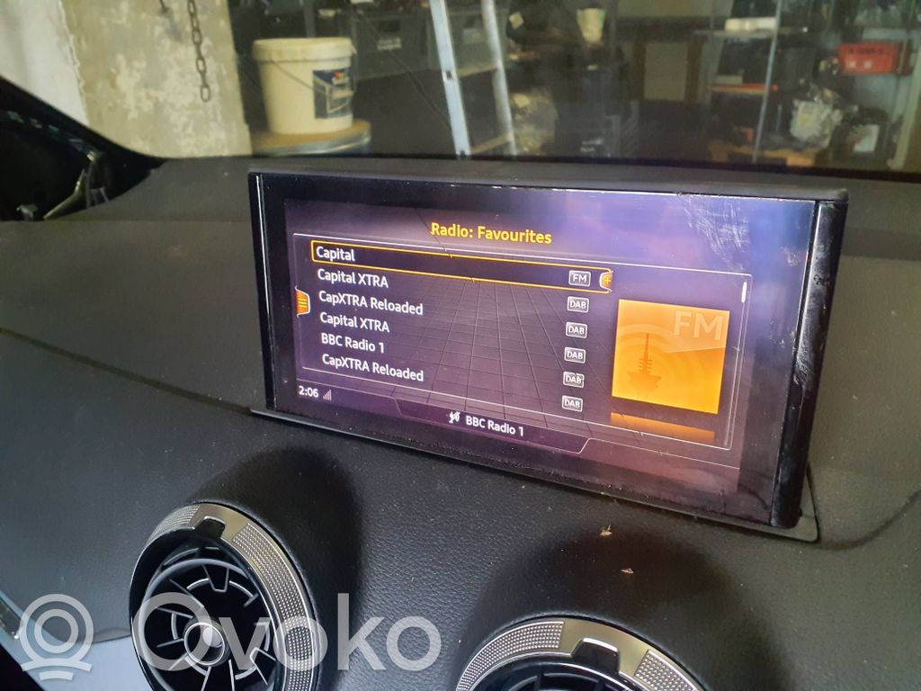 Audi Q2 - Screen/display/small screen 