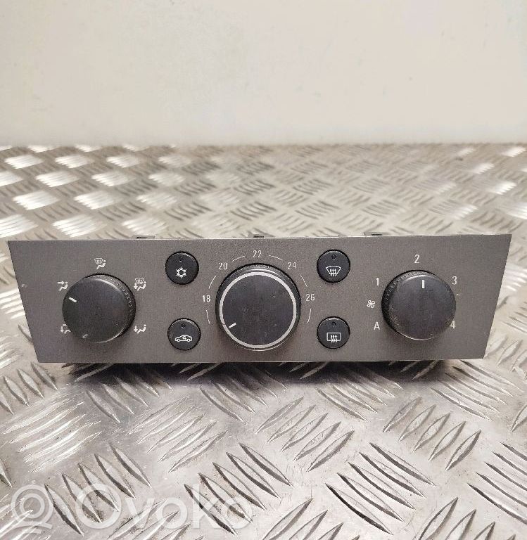 Climate control unit   74670703
