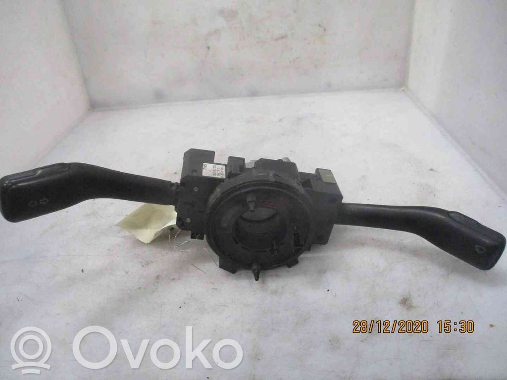 Volkswagen Passat Alltrack Wiper turn signal indicator stalk/switch 