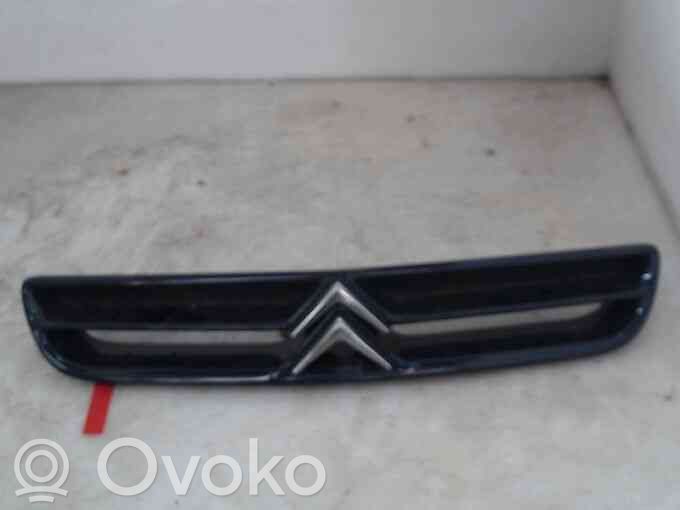 Citroen Xantia Maskownica / Grill / Atrapa górna chłodnicy 
