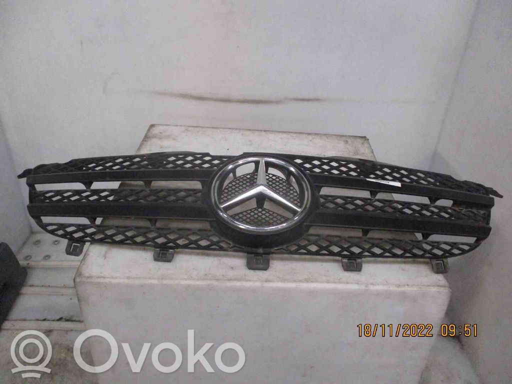 Mercedes-Benz Sprinter W906 Griglia superiore del radiatore paraurti anteriore