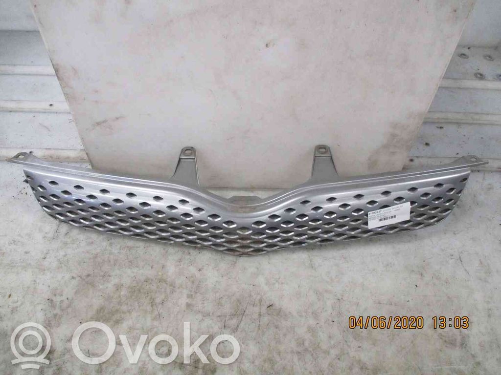 Toyota Yaris Griglia superiore del radiatore paraurti anteriore 