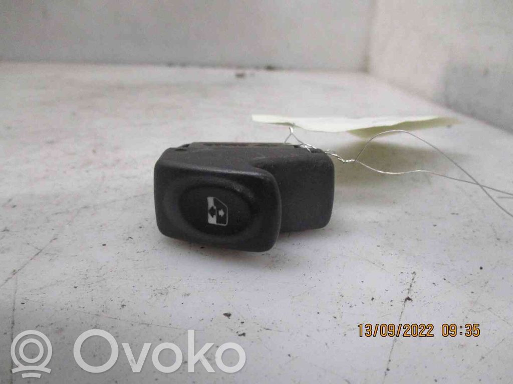 Renault Clio II Przyciski szyb 