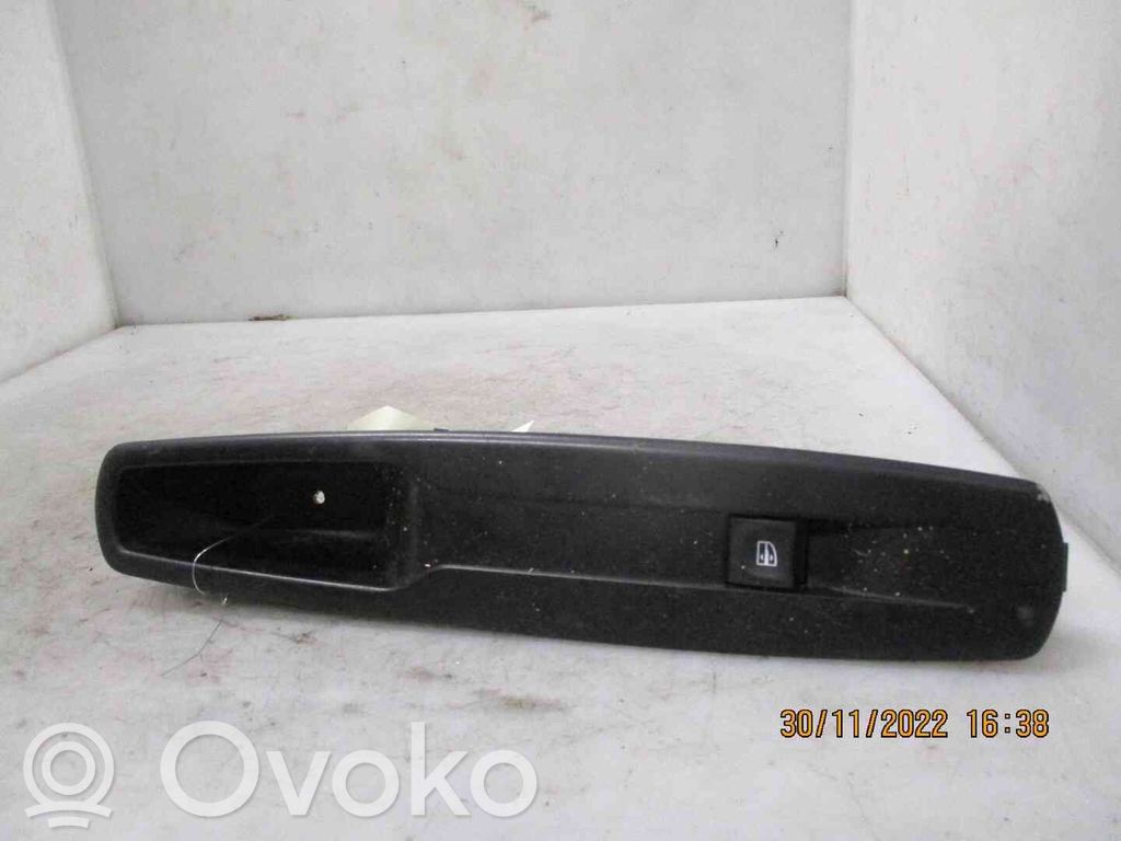 Przyciski szyb   809600018R,22200216,2539343,VDMS4