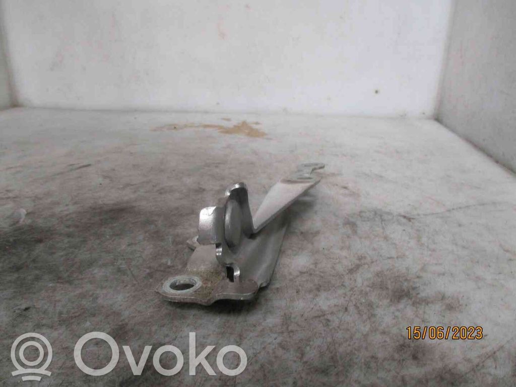 Toyota Yaris Konepellin saranat