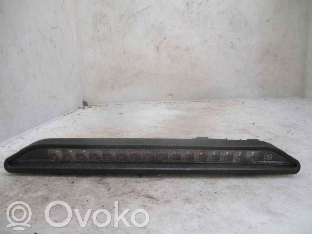 Opel Zafira A Kolmas/lisäjarruvalo 