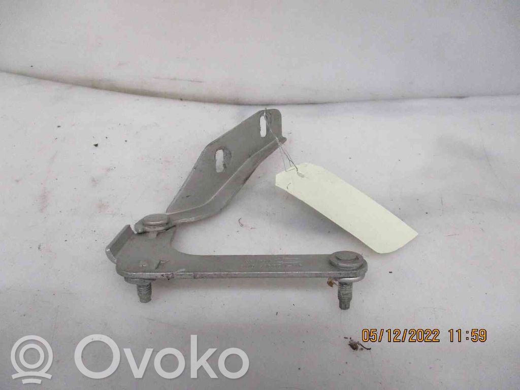 Ford Focus Konepellin saranat 
