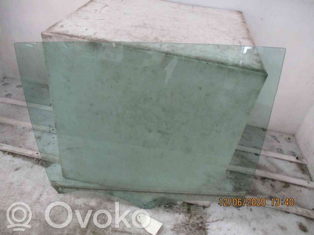 Szyba drzwi tylnych   8200015471,21903570,2523825,VDMS4