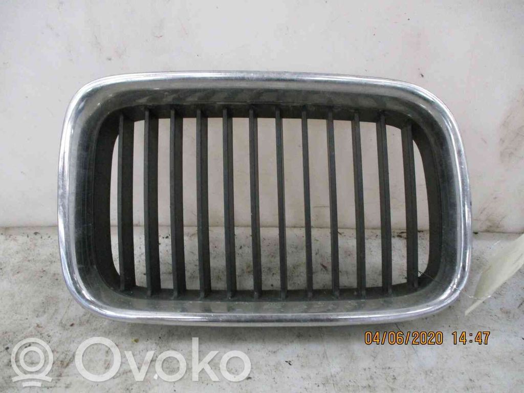 BMW 3 E36 Front bumper lower grill 