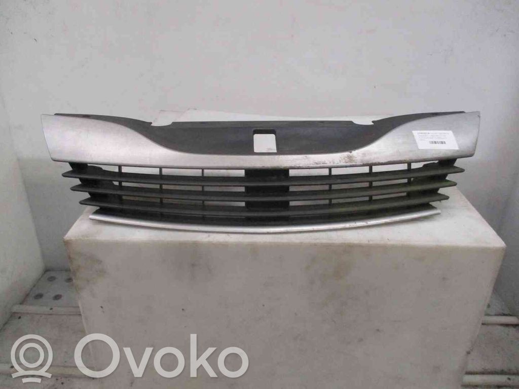 Renault Laguna II Rejilla superior del radiador del parachoques delantero 