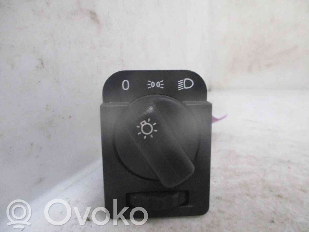 Interruptor de luz   271,21502296,2499125,VDMS4