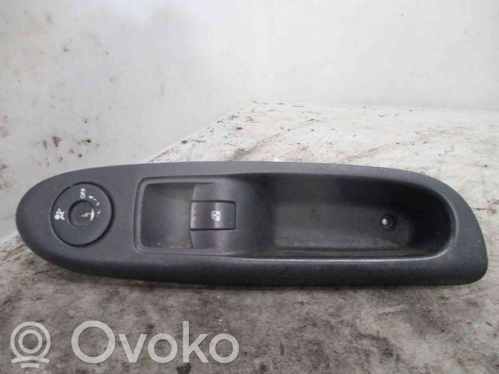 Renault Clio II Comutator comandă geamuri electrice 