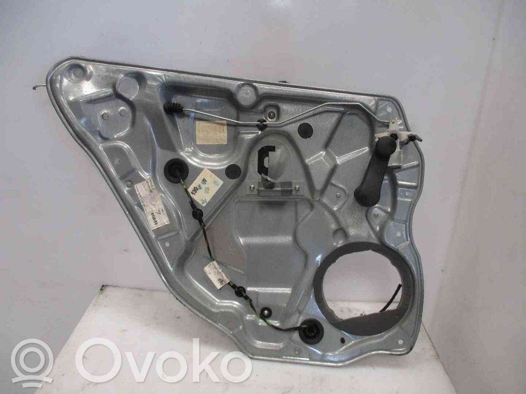Volkswagen Polo IV 9N3 Alzacristalli manuale della portiera posteriore