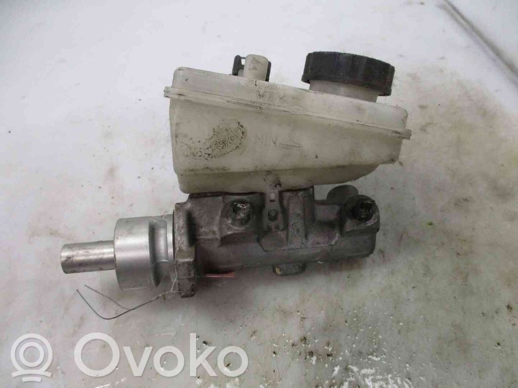 Toyota Yaris Główny cylinder hamulca 