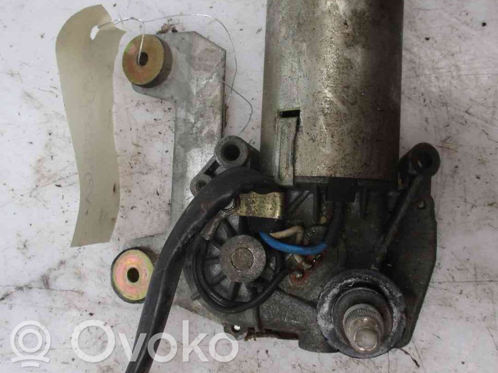 Peugeot 205 Silniczek wycieraczki szyby tylnej 