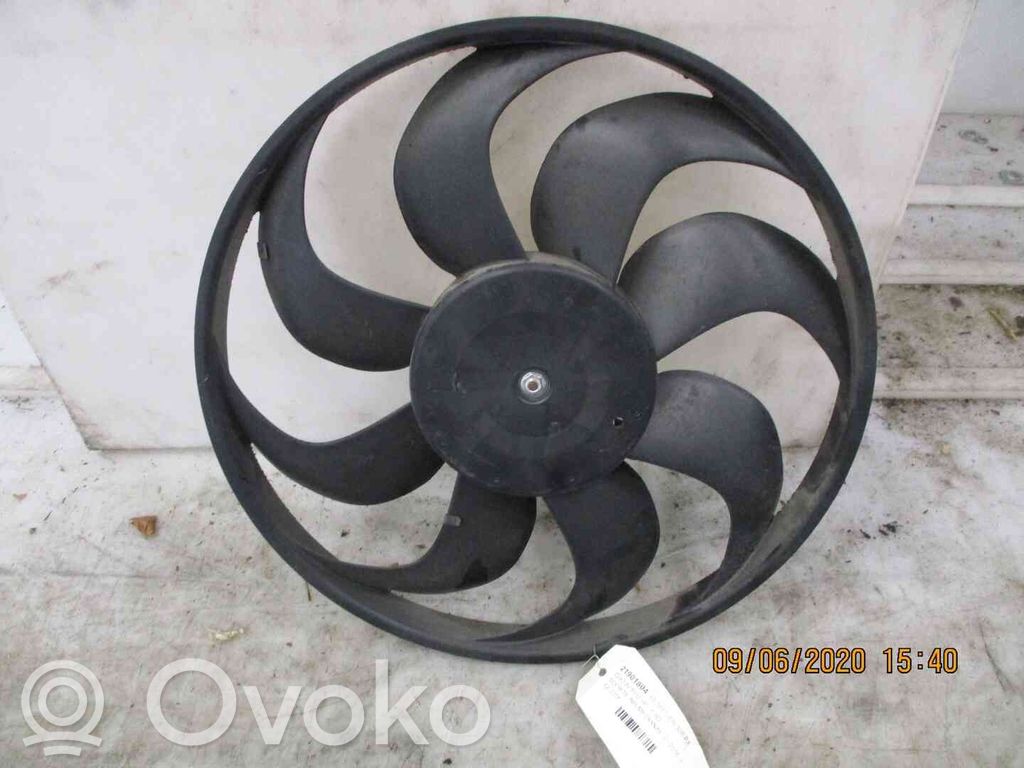 Renault Clio IV Elektryczny wentylator chłodnicy 