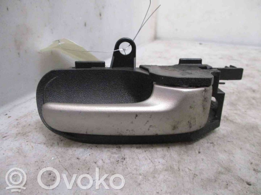 Toyota Yaris Manecilla interna puerta trasera 