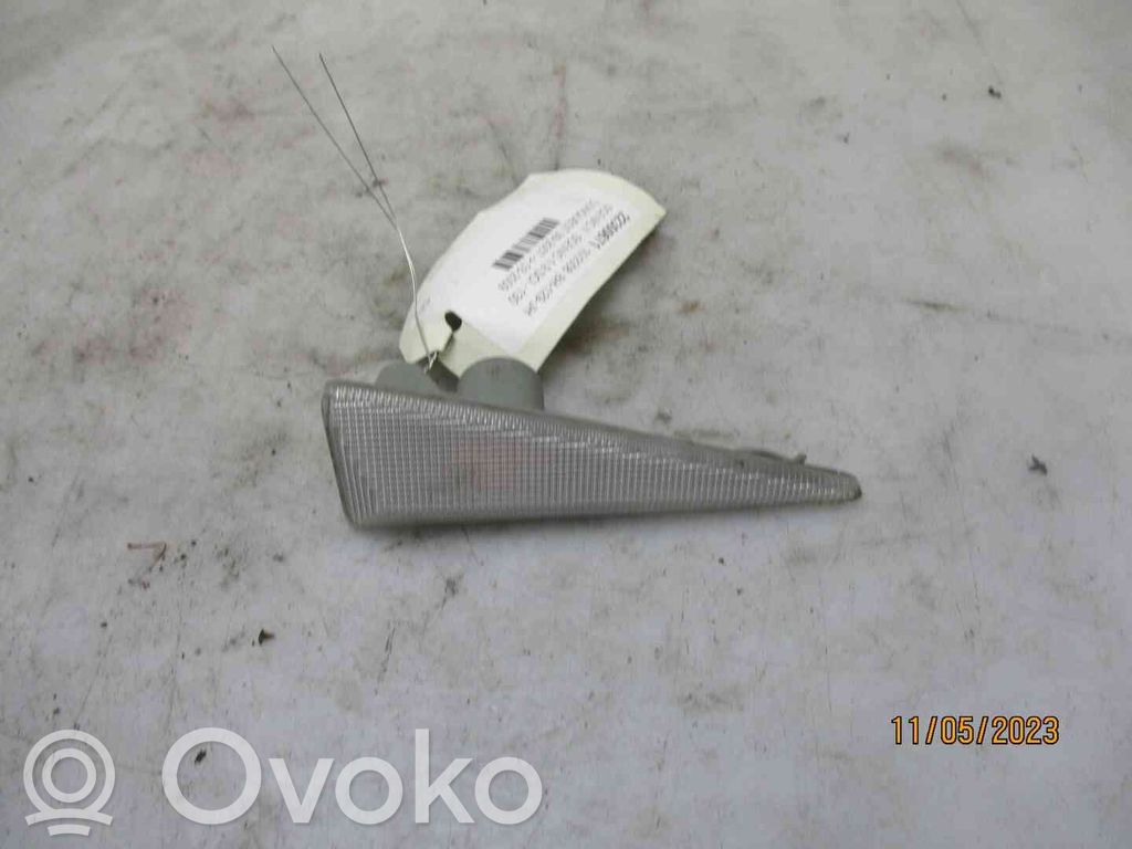Kierunkowskaz błotnika przedniego   8200633416,22300671,2550384,VDMS4