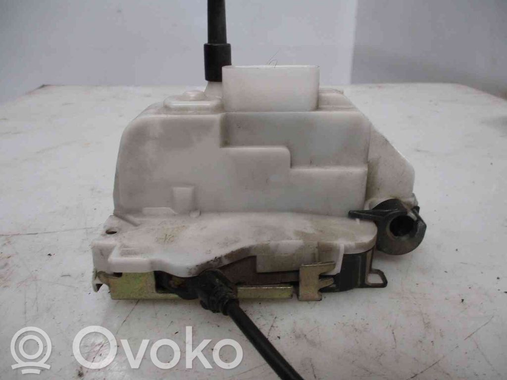 Citroen C2 Priekšpusē slēdzene 